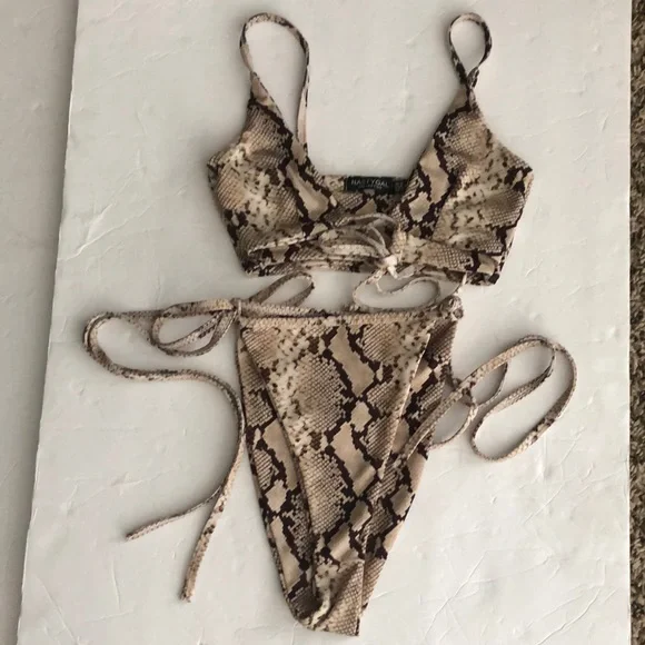 Nasty Gal Bikini Triangle Swimsuit Snake High Leg SZ 2 Brown Tan - Picture 1 of 6